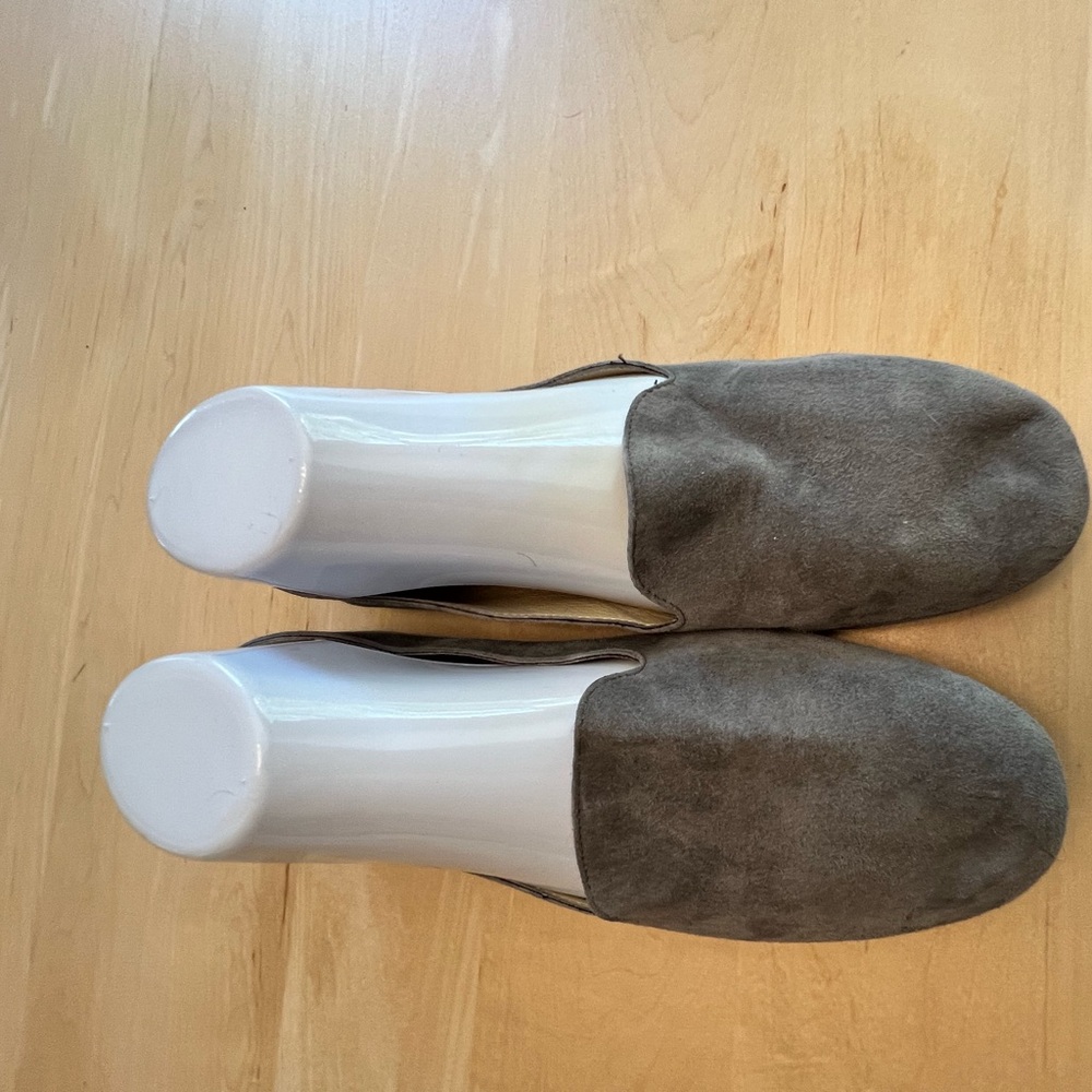 Eileen Fisher Women’s Gray Suede Slippers - Picture 3 of 7